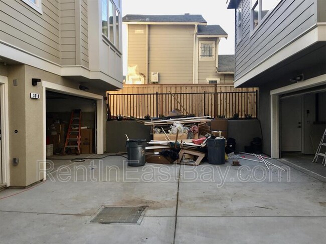 Building Photo - 3612 Brookdale Ave