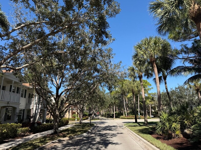 Building Photo - 3200 W Community Dr