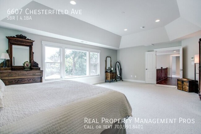 Building Photo - 6607 Chesterfield Ave