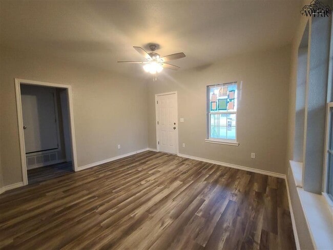 Building Photo - 2000 Fillmore St