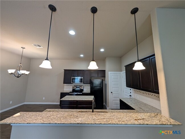 Building Photo - 2213 Avery Village