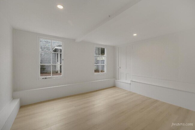 Building Photo - 467 40th Ave