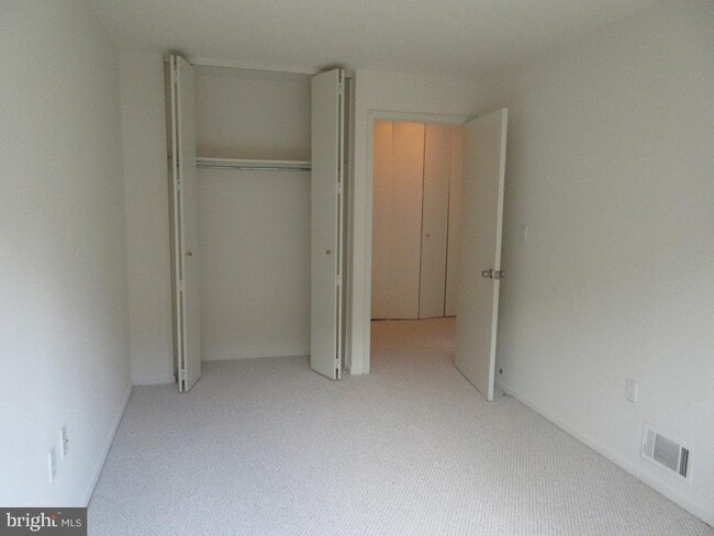 Building Photo - 2028 Walnut St