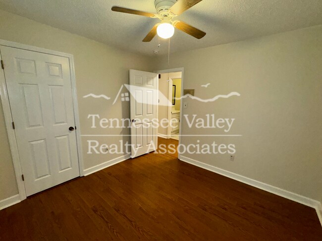 Building Photo - 1622 Colonade Rd