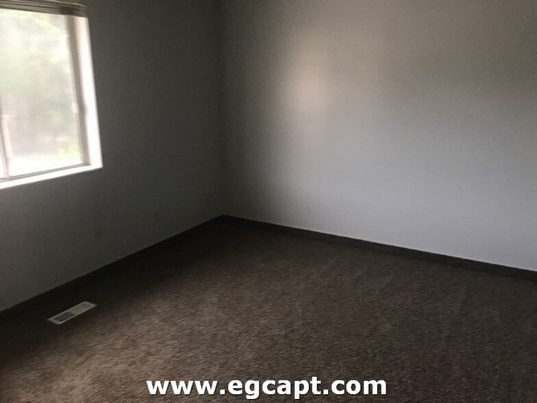 Building Photo - 1249 N 400 E