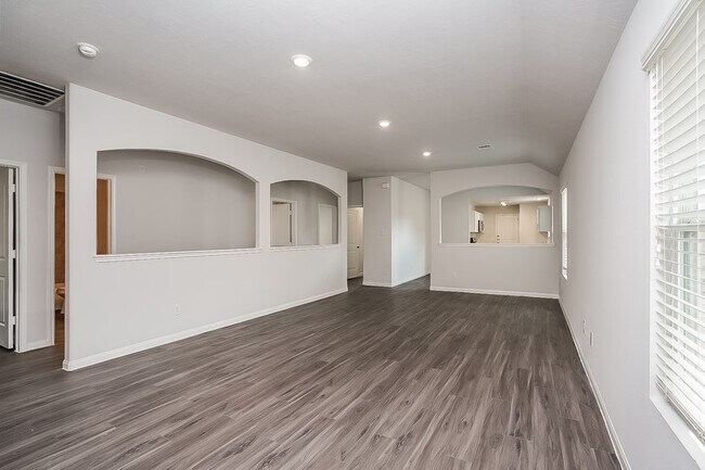 Building Photo - 19019 Moynihan Dr