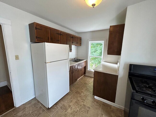 Building Photo - 237 Scottwood Ave