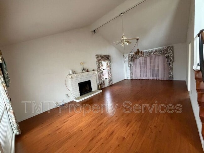 Building Photo - 2 Polvadera Ct