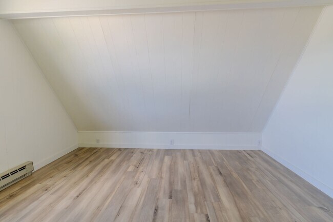 Building Photo - 7825 S Lake Leelanau Dr