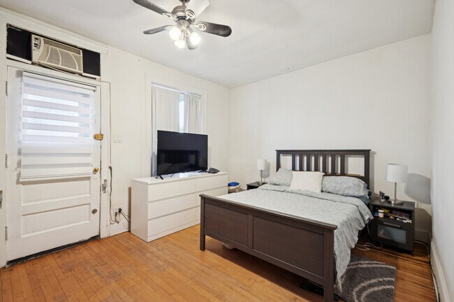 Building Photo - 6238 N Broadway