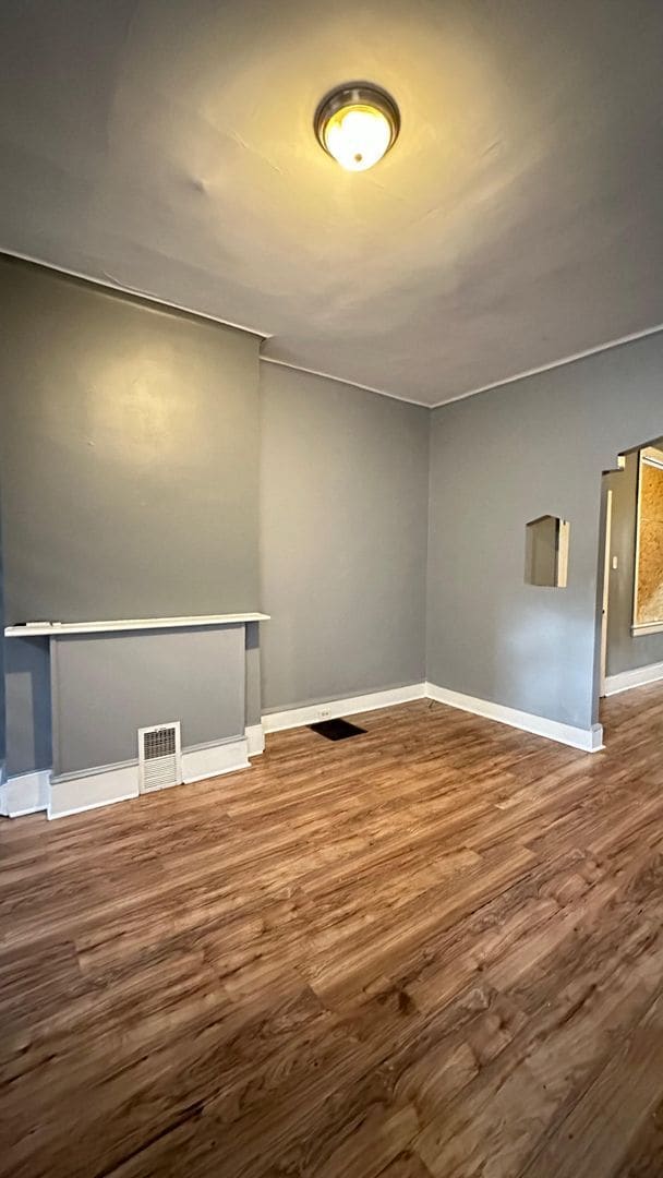 Building Photo - Modern Row - Strawberry Mansion