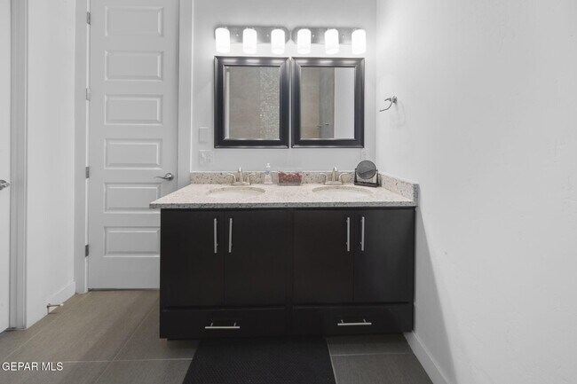 Building Photo - 5973 Cartagena Cir
