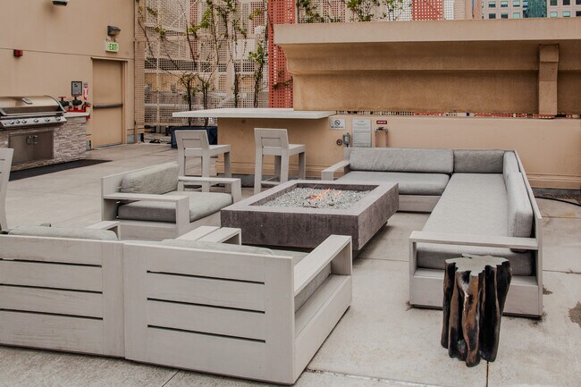 Building Photo - 199 New Montgomery St