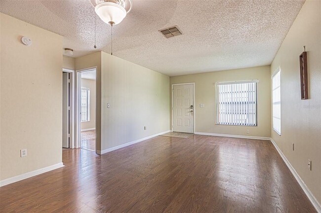 Building Photo - 13608 S Village Dr