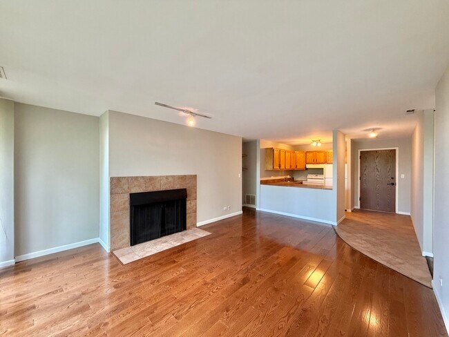 Building Photo - 5820 Oakwood Dr