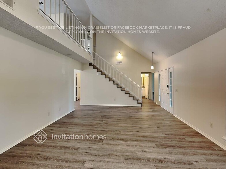 Building Photo - 2107 Stonegate Dr