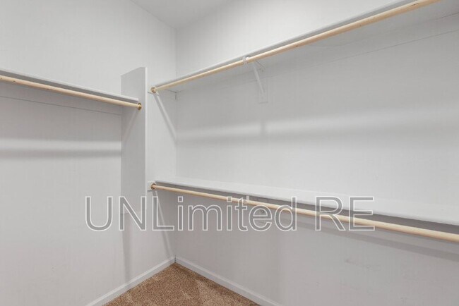 Building Photo - 371 Grafton Ct