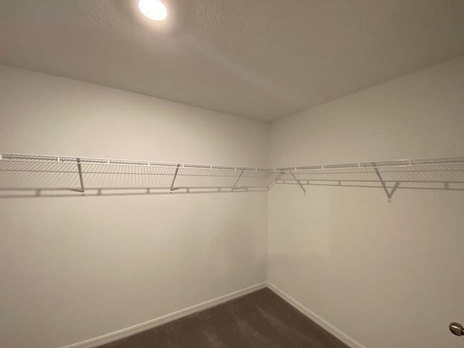 Building Photo - Freedom Crossing Preserve 4/2/2 **WON'T LAST**