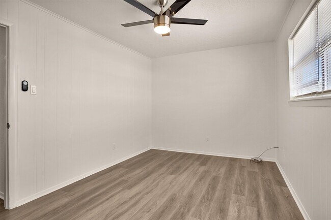 Building Photo - 539 Pompano St