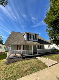 Building Photo - 422 E Cottage Grove Ave