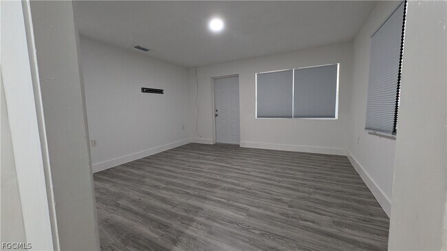 Building Photo - 660 S Missouri St