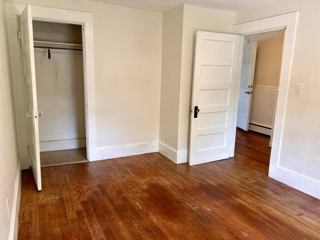 Building Photo - 8 Zoar St