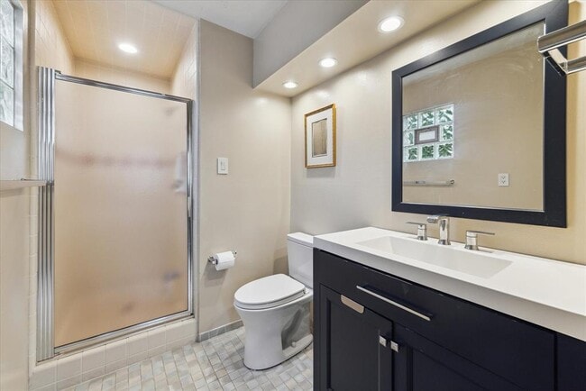 Building Photo - 13035 Pebblebrook Dr