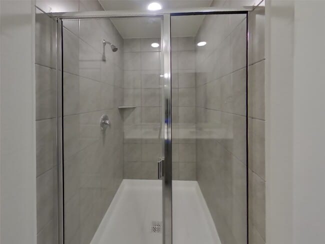 Building Photo - 9835 Willow Creek Commerce Dr