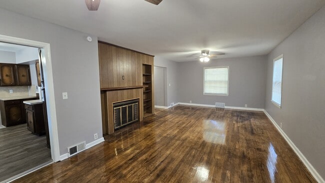 Building Photo - 3109 Beecher Rd