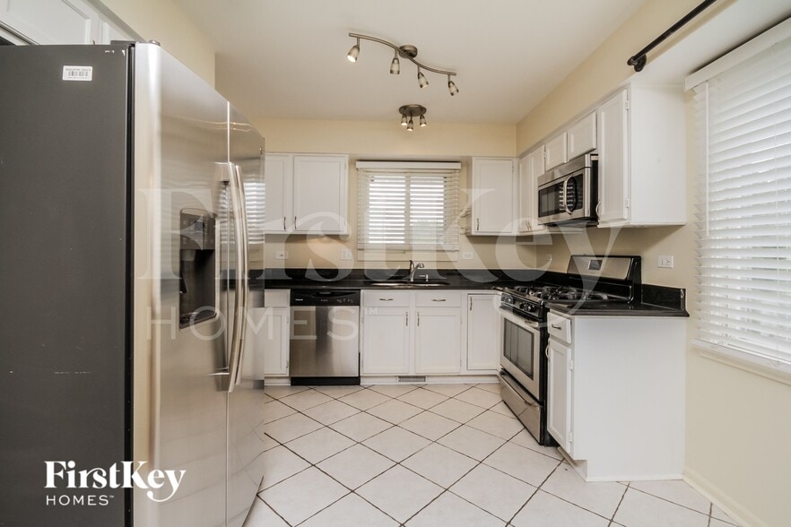 Building Photo - 1421 Timber Ln