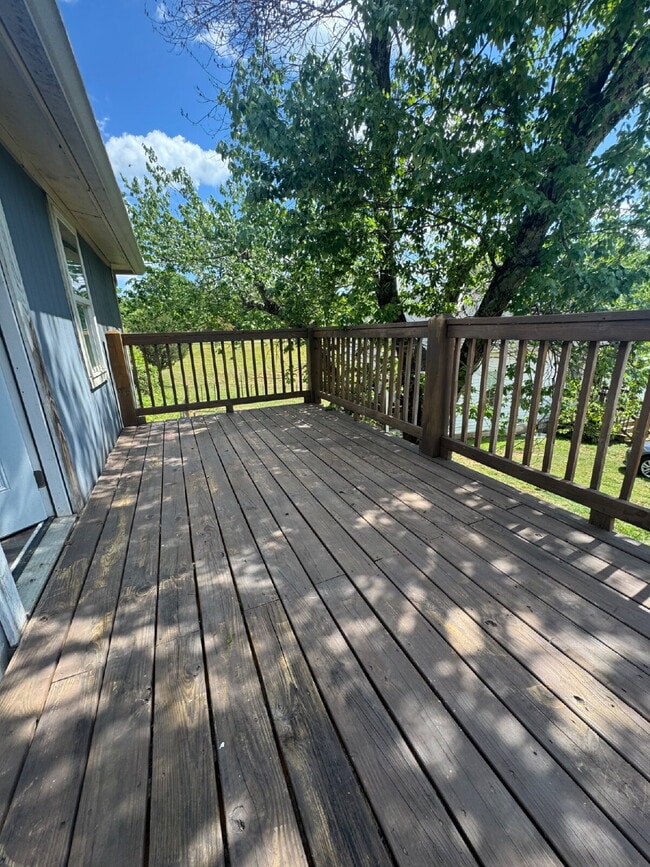 Building Photo - North Hall Cottage Available Soon!