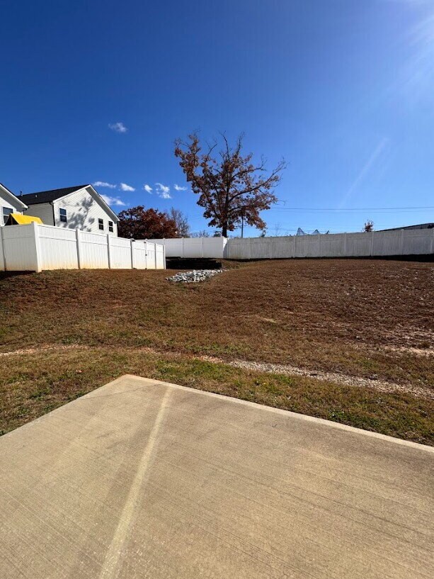 Building Photo - Inquire today on how to get FREE rent!