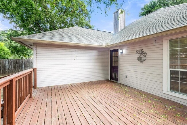 Building Photo - 1802 Ramona Cir