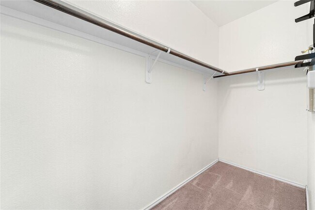 Building Photo - 4423 Champions Landing Dr