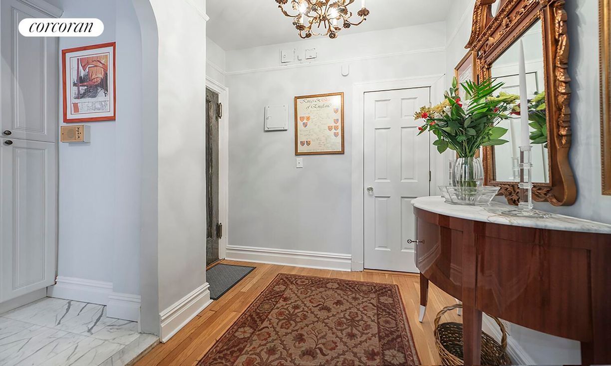 Building Photo - 333 E 80th St