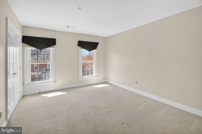 Building Photo - 7907 Turncrest Dr
