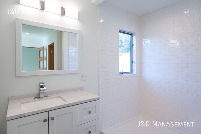 Building Photo - 3333 Reynard Way