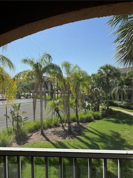 Building Photo - 1950 Summer Club Dr