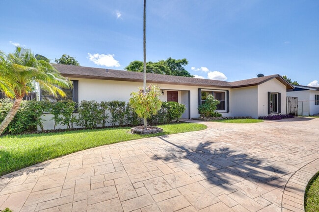 Building Photo - 10934 SW 158th Terrace