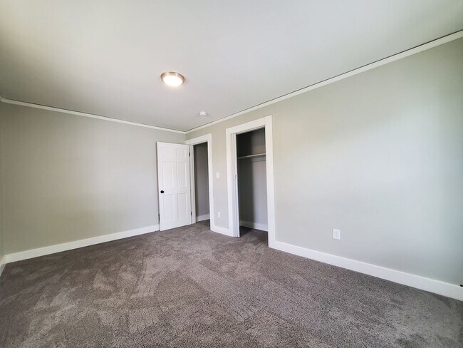 Building Photo - 1403-1403 Phillips Ave