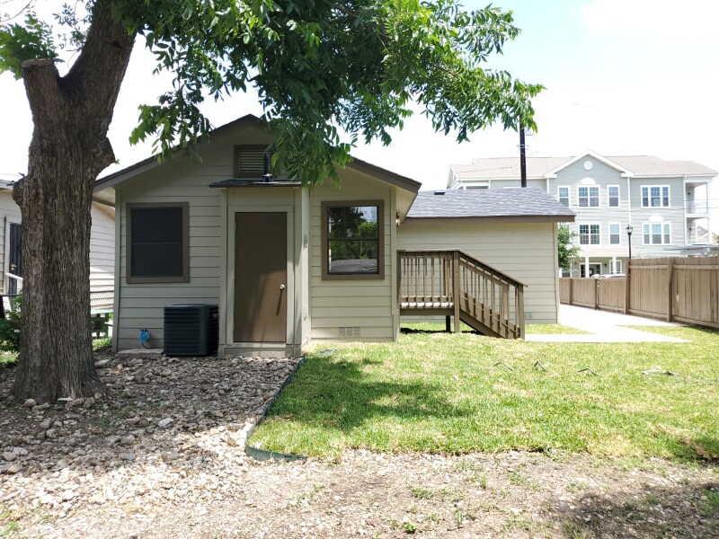 Building Photo - 1822 Hays St