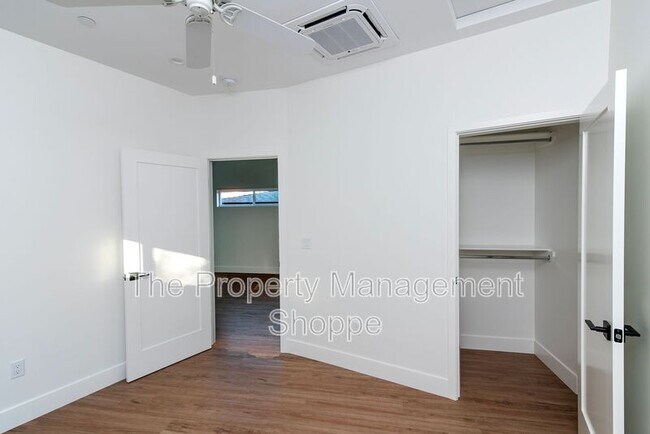 Building Photo - Live Oak 31B