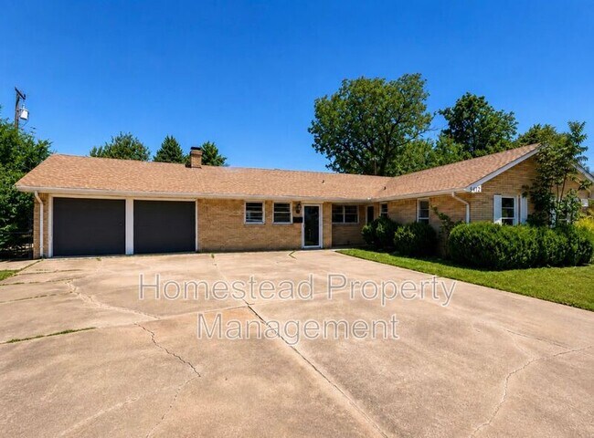 Building Photo - 9412 Britton Cir