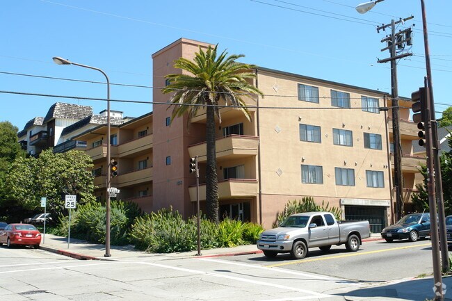 Primary Photo - The North Berkeley Oxford Street Apartments