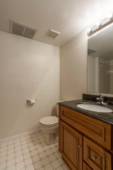 Building Photo - 300 Washington Pl