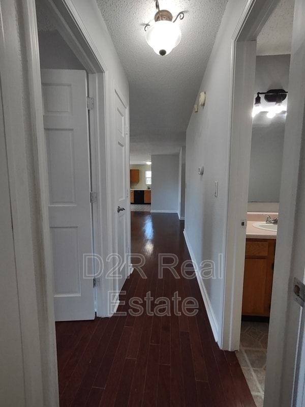 Building Photo - 1121 Branigin Creek Ct