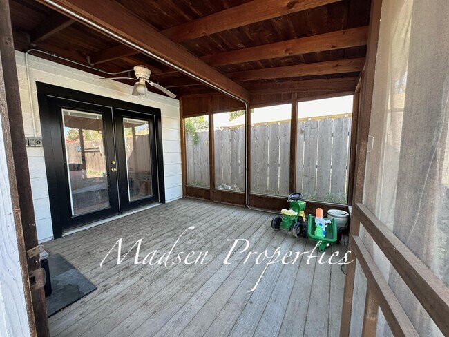 Building Photo - 910 Sequoyah Ave