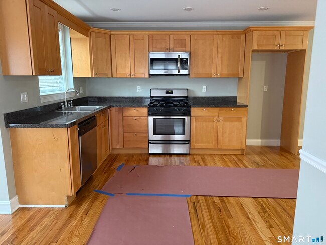 Building Photo - 57 Hollis Dr