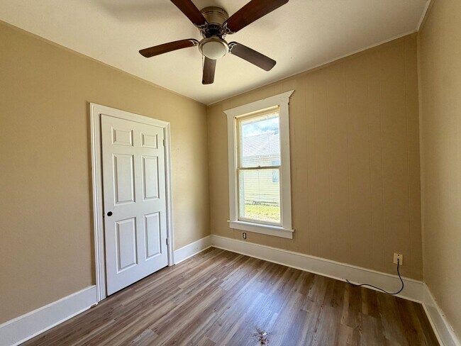 Building Photo - 2604 Lasker Ave