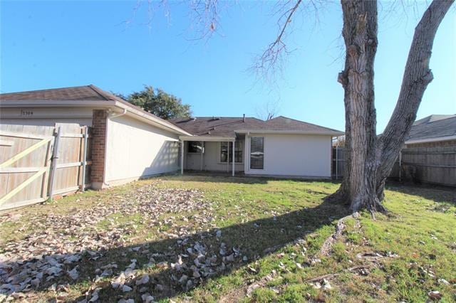 Building Photo - 2309 Lakeshore Ln